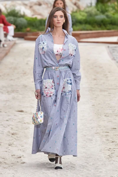 Look 54